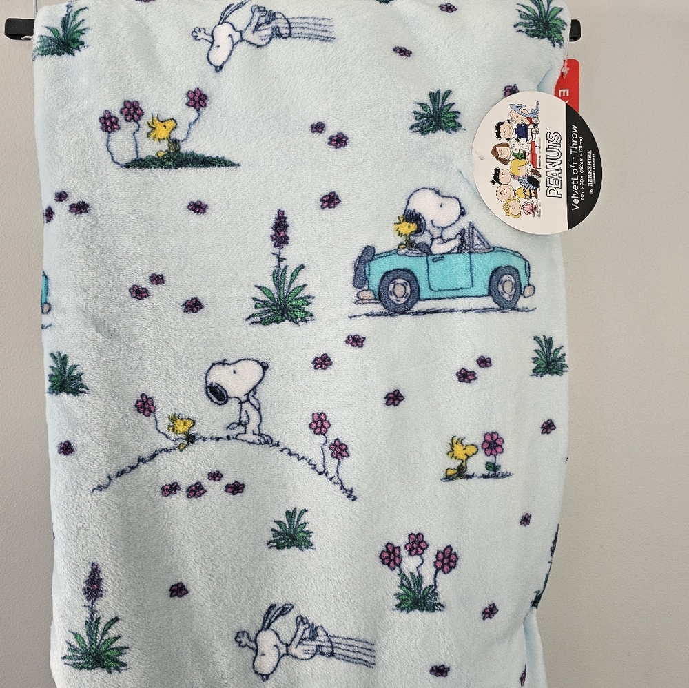 Peanuts Snoopy Spring Throw Blanket